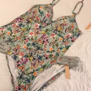 Gibson Latimer Tropical Escape Tankini